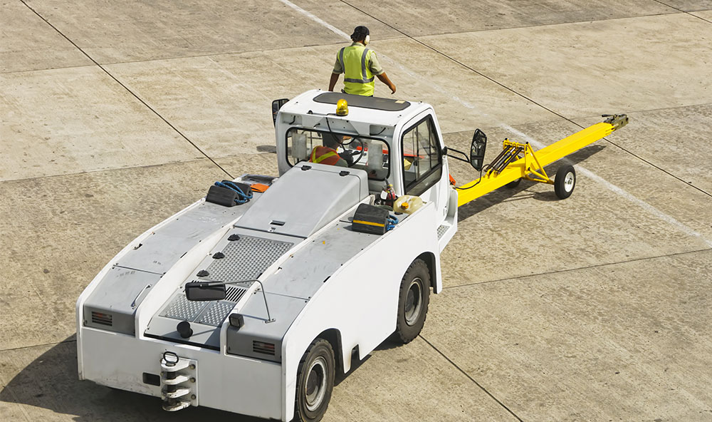 Aero-Support-1 Airport support vehicle which uses gas struts